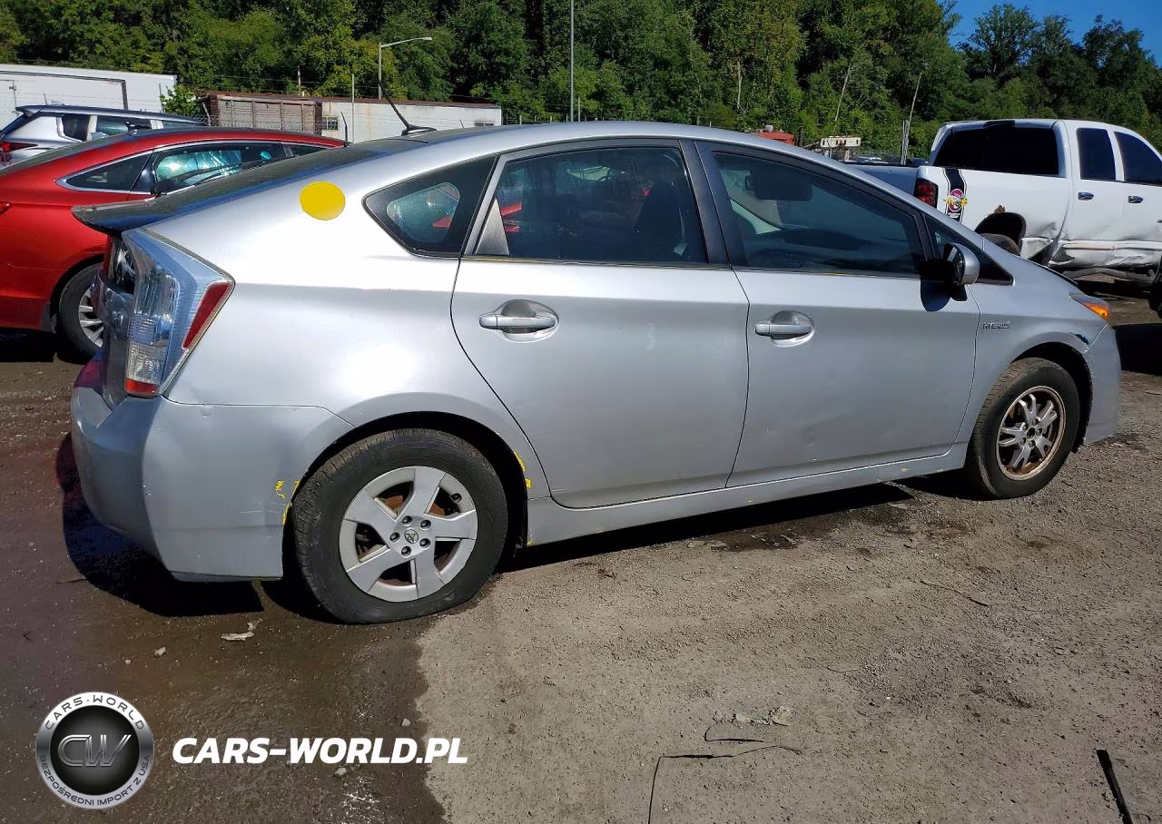 2011 Toyota Prius Two VIN:JTDKN3DU6B0291812 - 3