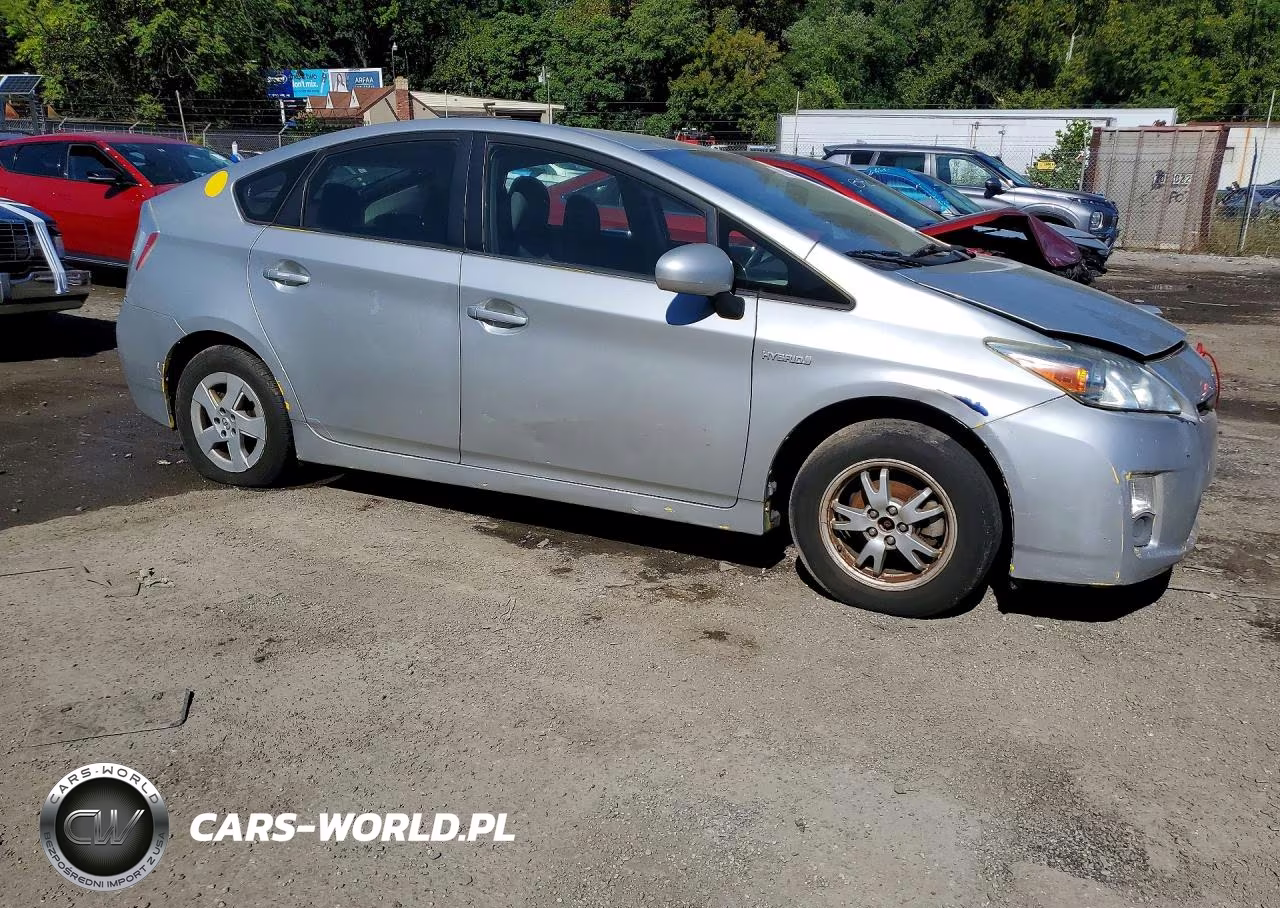 2011 Toyota Prius Two VIN:JTDKN3DU6B0291812 - 4