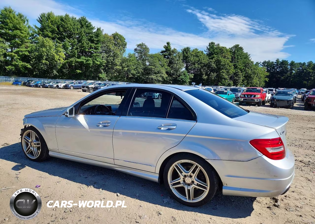 2013 Mercedes-Benz C 300 4Matic VIN:WDDGF8AB4DA782403 - 2