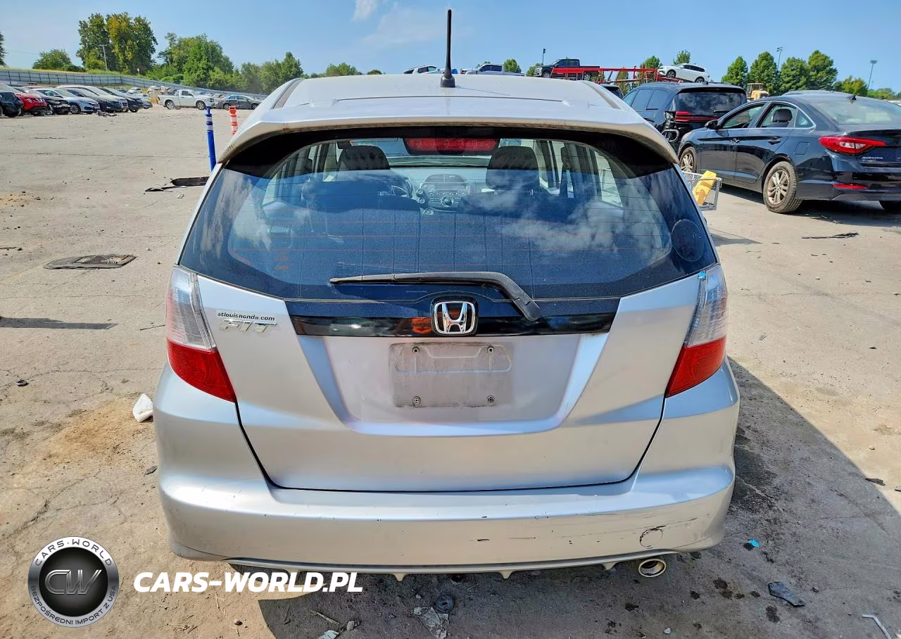 2013 Honda Fit Sport VIN:JHMGE8H50DC045960 - 6
