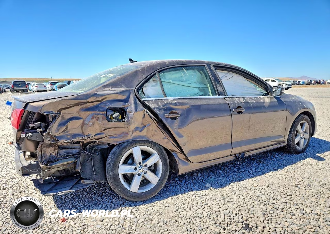 2012 Volkswagen Jetta Tdi VIN:3VWLL7AJ4CM371911 - 3