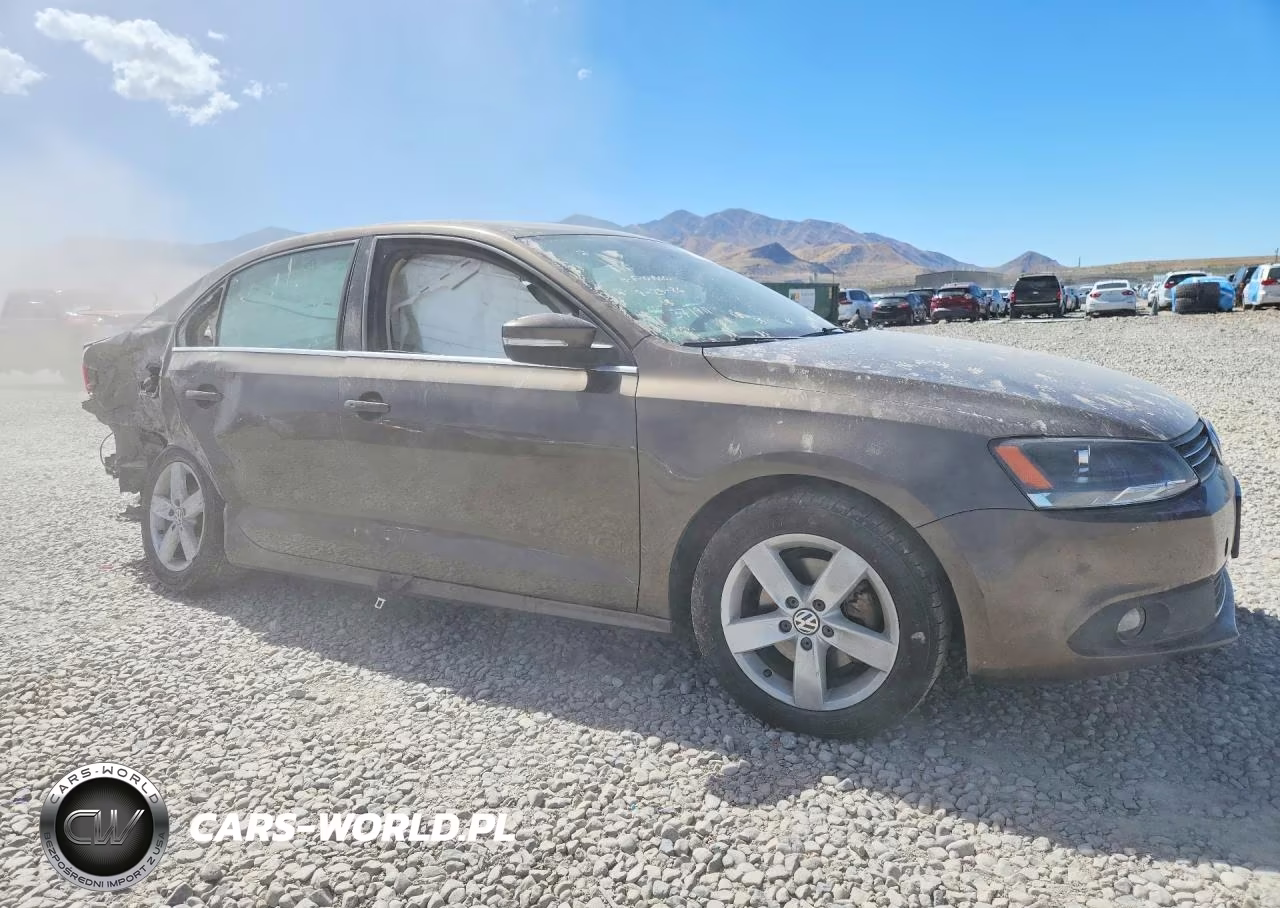 2012 Volkswagen Jetta Tdi VIN:3VWLL7AJ4CM371911 - 4
