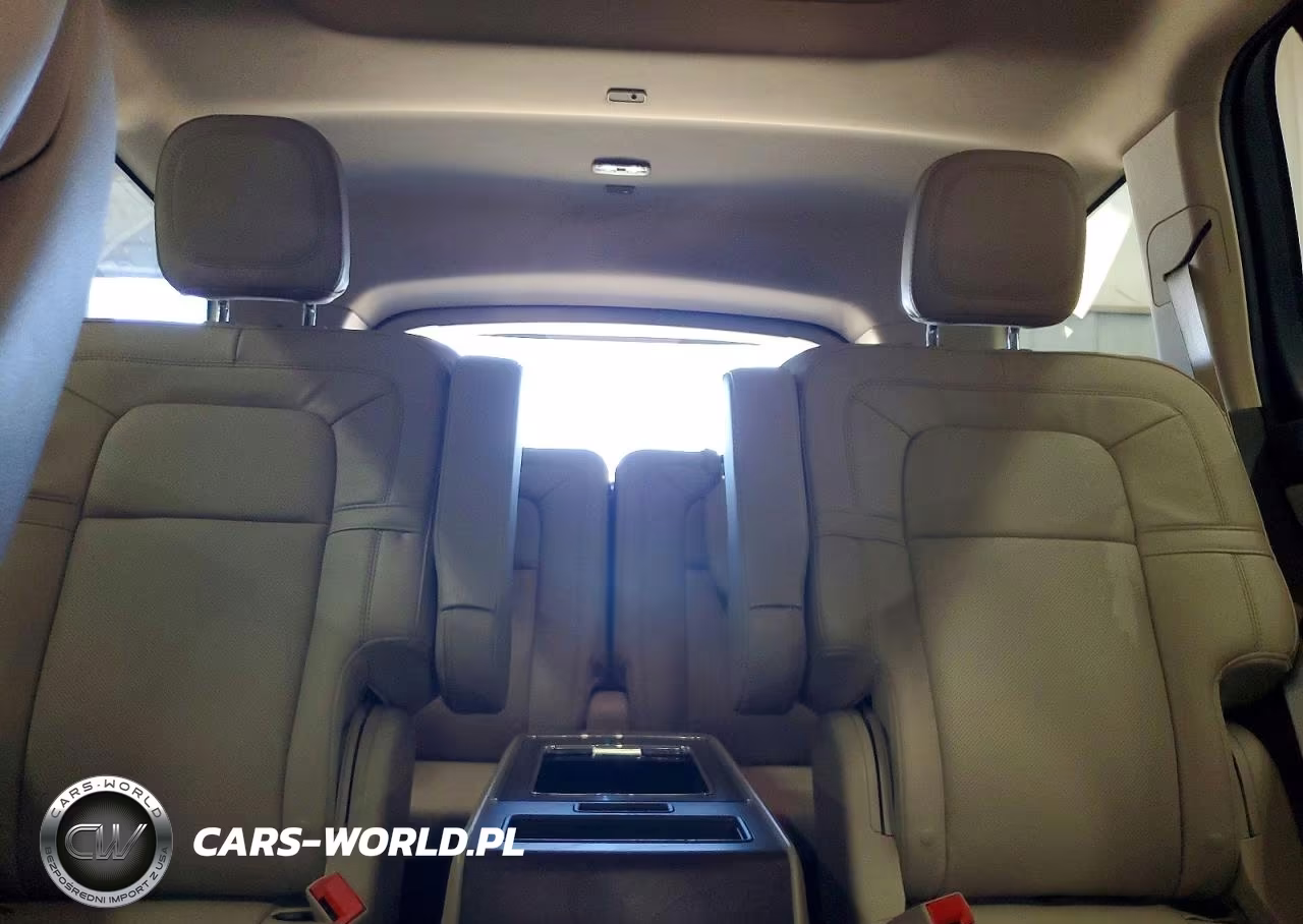 2024 Lincoln Aviator Reserve VIN:5LM5J7XC4RGL00391 - 10