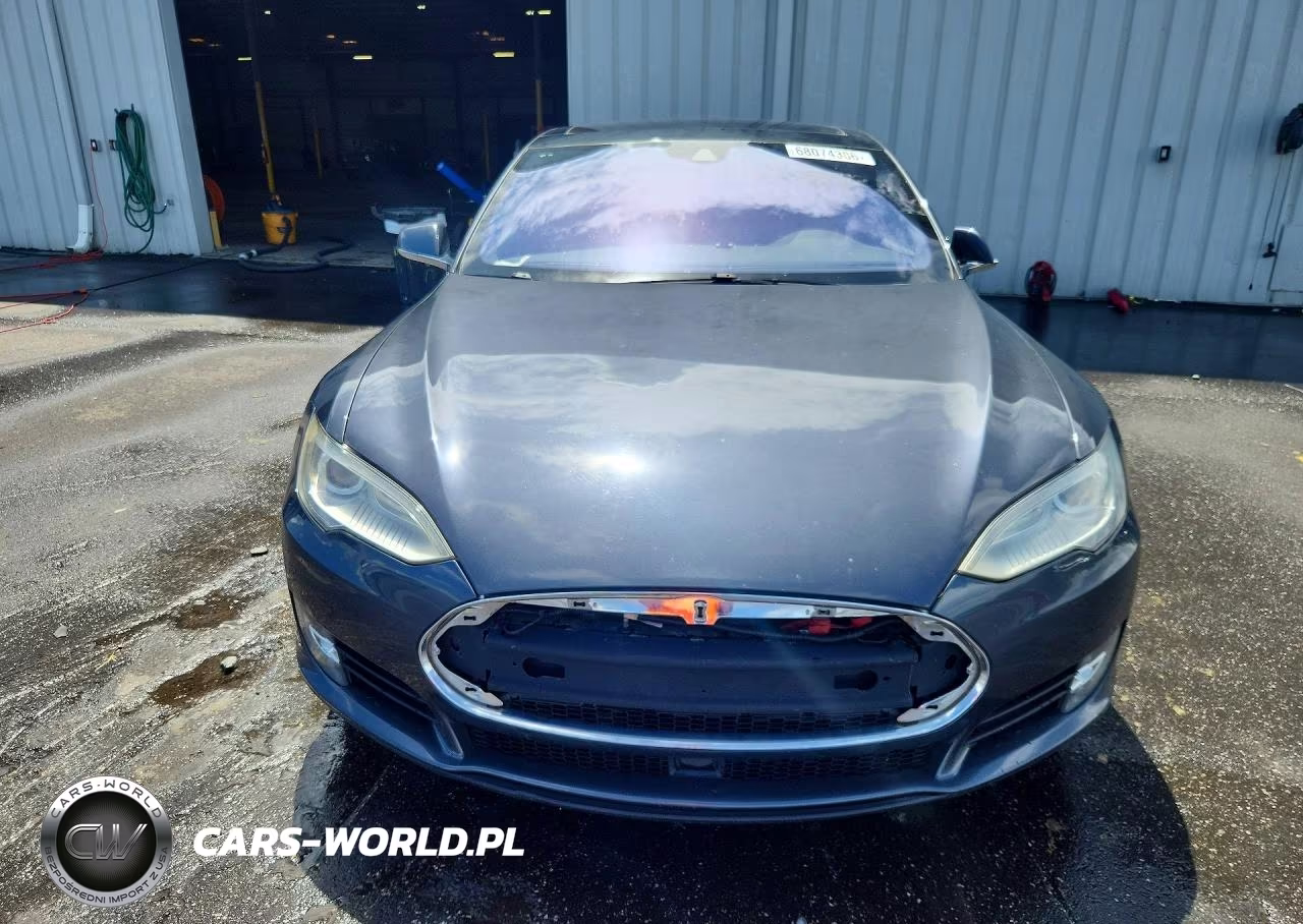 2015 Tesla Model S 85 VIN:5YJSA1H19FF082832 - 5