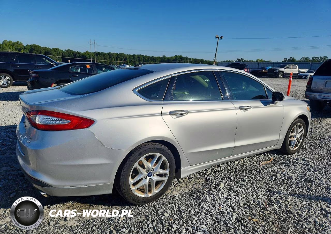 2013 Ford Fusion Se VIN:3FA6P0HR2DR318237 - 3