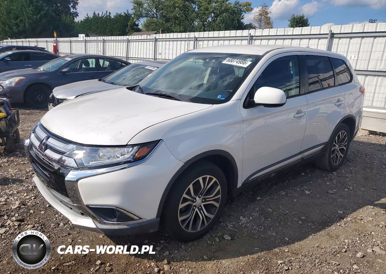 2017 Mitsubishi Outlander Es – zdjęcie 1 z 13