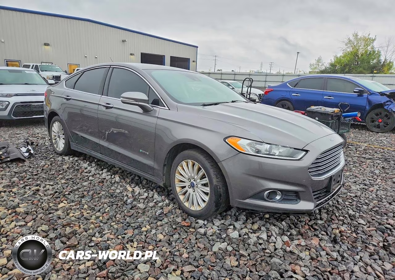 2014 Ford Fusion Se Phev VIN:3FA6P0PU0ER335304 - 4