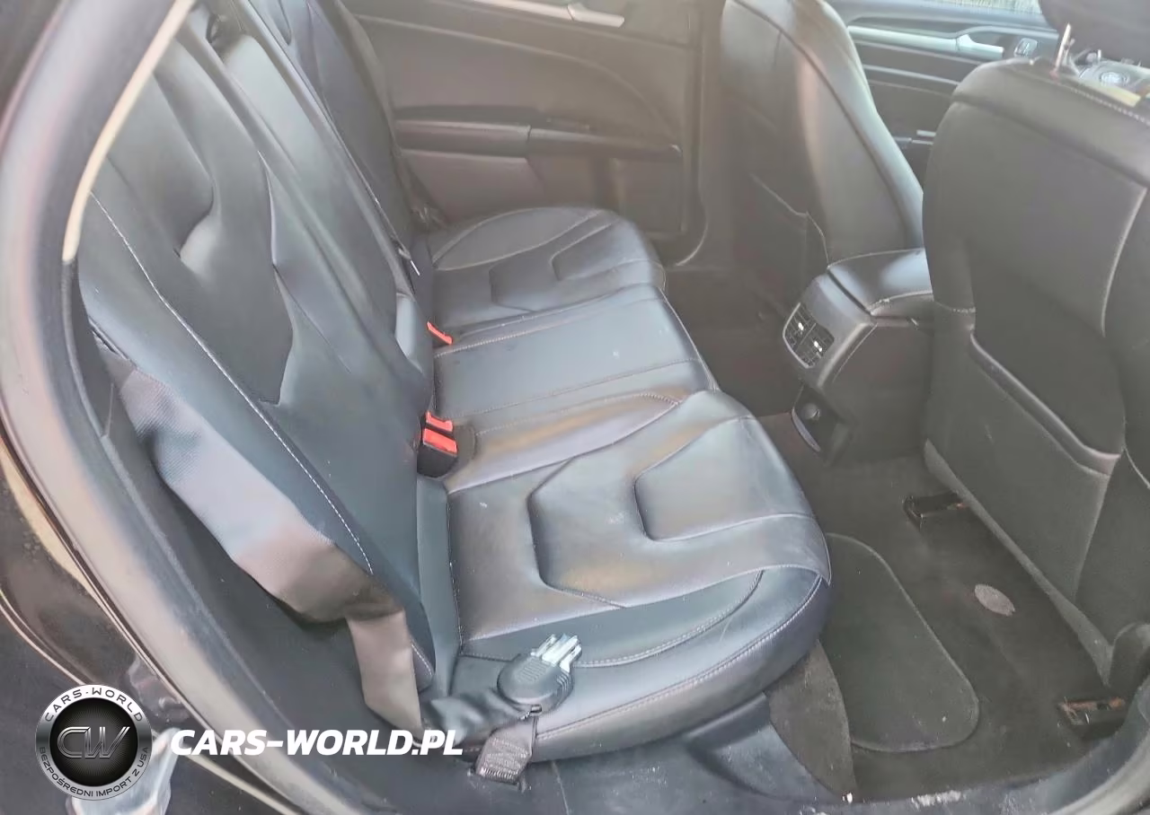 2019 Ford Fusion Titanium VIN:3FA6P0RU6KR110653 - 10