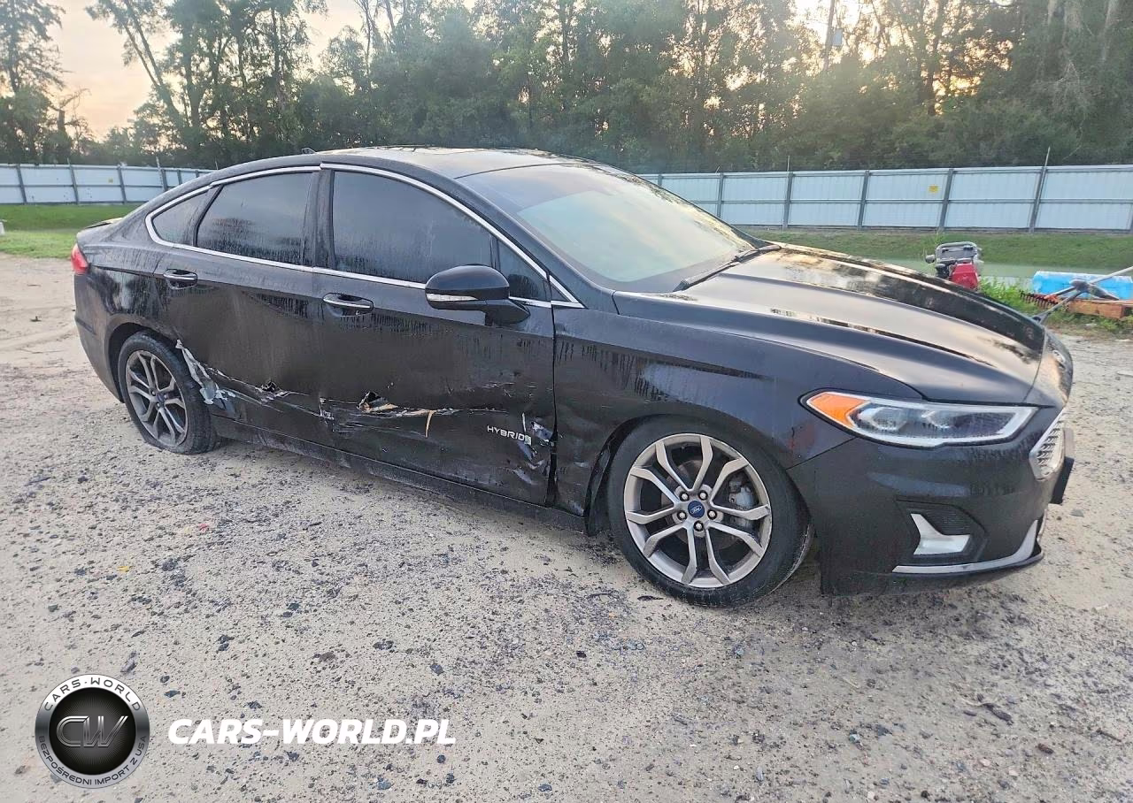 2019 Ford Fusion Titanium VIN:3FA6P0RU6KR110653 - 4