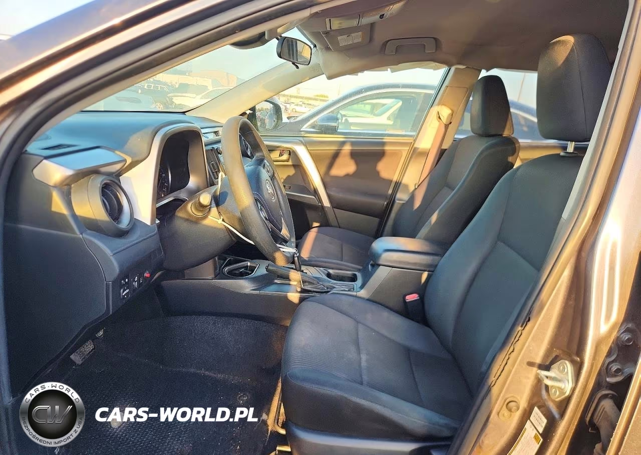2018 Toyota Rav4 Le VIN:JTMZFREV2JD129768 - 7