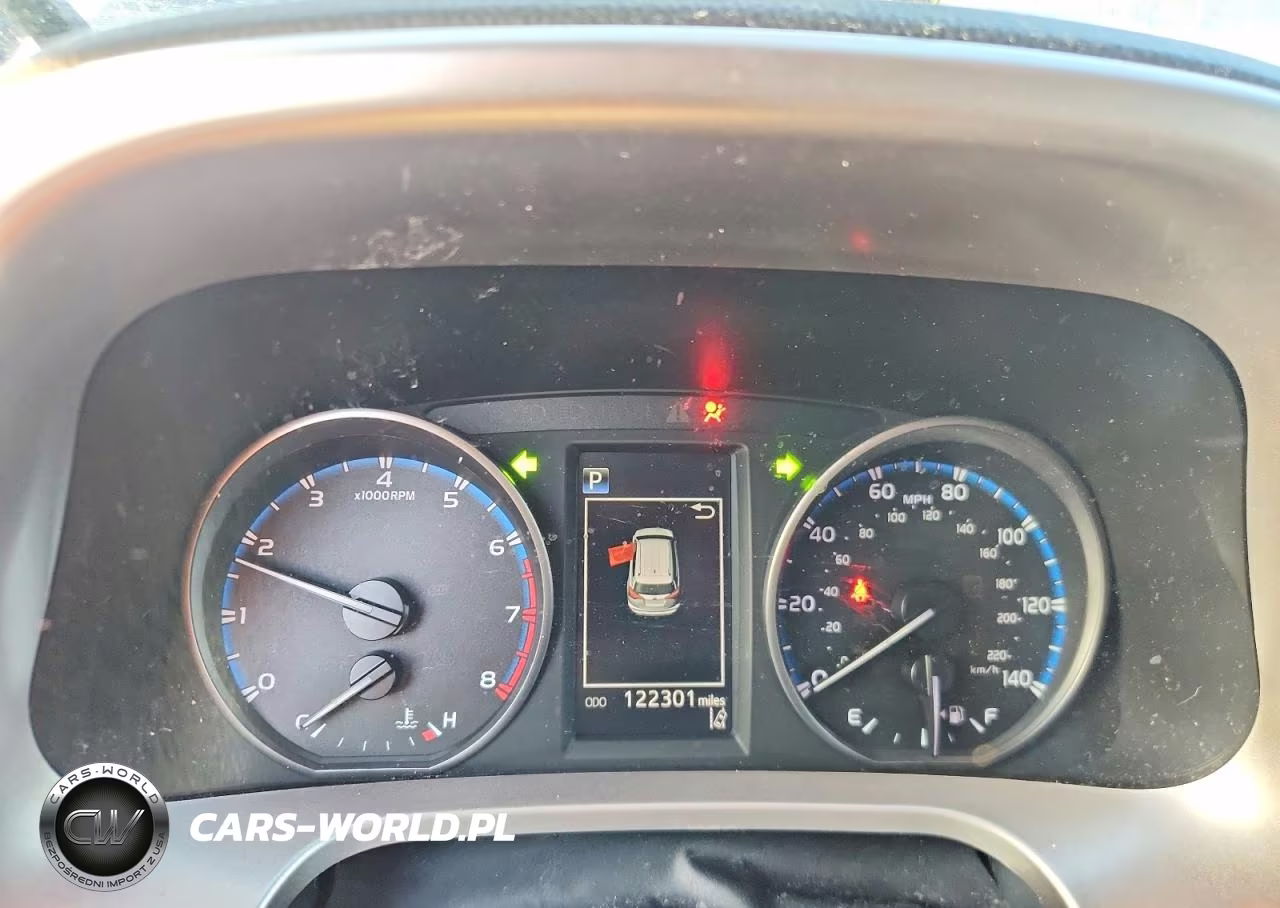 2018 Toyota Rav4 Le VIN:JTMZFREV2JD129768 - 9