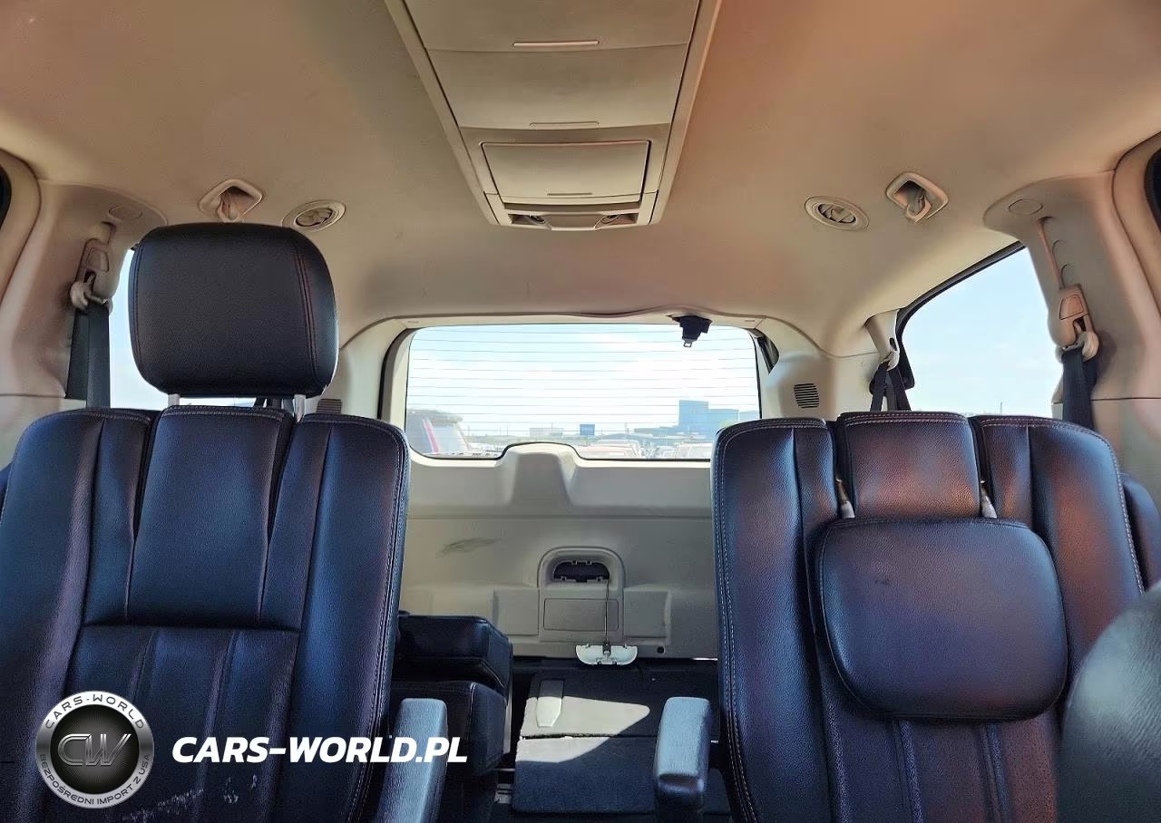 2012 Chrysler Town & Country Touring VIN:2C4RC1BG1CR410718 - 10