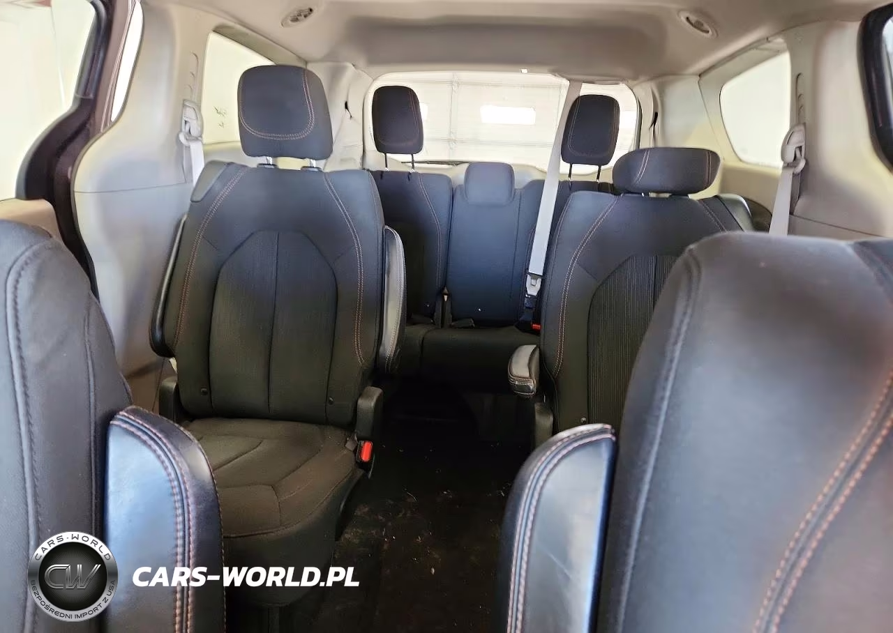 2019 Chrysler Pacifica Lx VIN:2C4RC1CG1KR698320 - 10