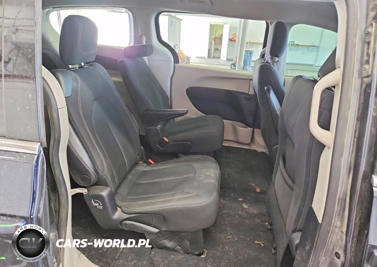2019 Chrysler Pacifica Lx VIN:2C4RC1CG1KR698320 - 11