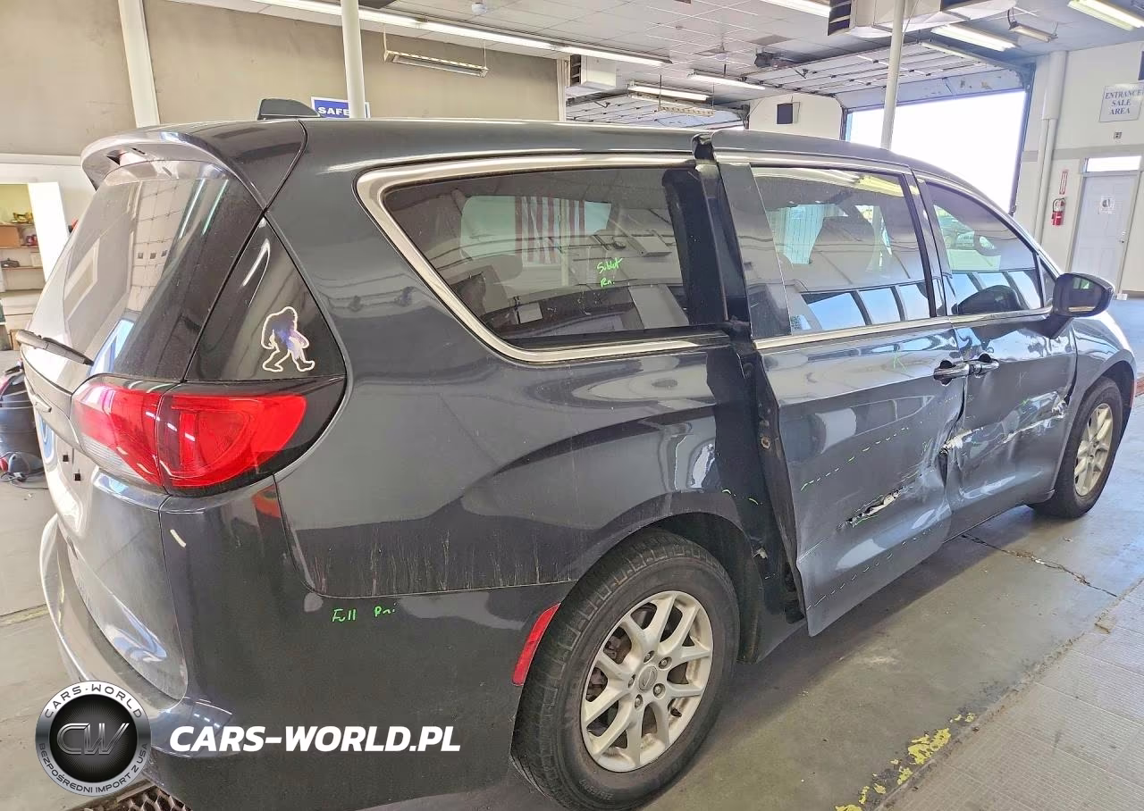 2019 Chrysler Pacifica Lx VIN:2C4RC1CG1KR698320 - 3