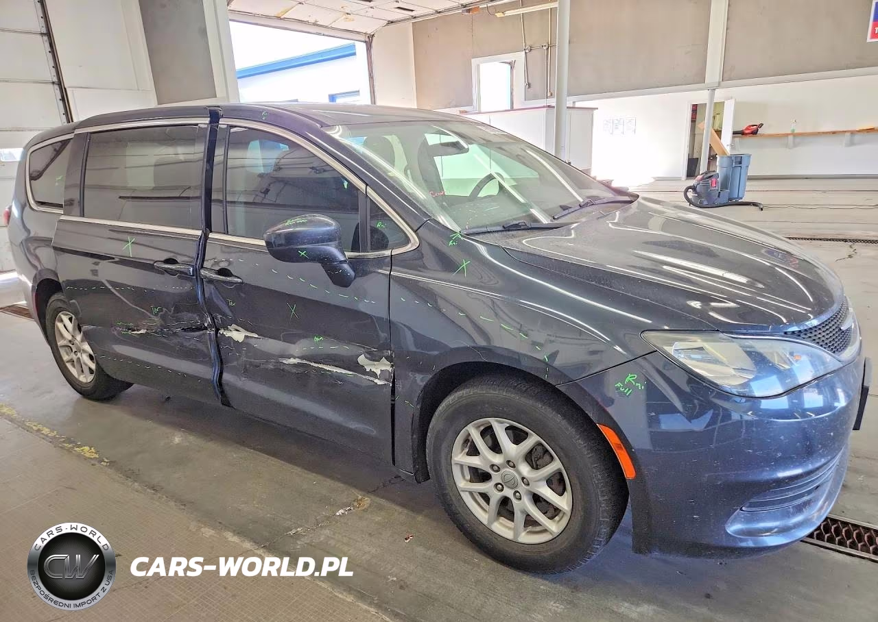 2019 Chrysler Pacifica Lx VIN:2C4RC1CG1KR698320 - 4