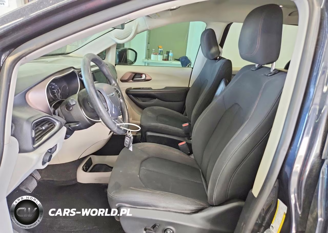 2019 Chrysler Pacifica Lx VIN:2C4RC1CG1KR698320 - 7