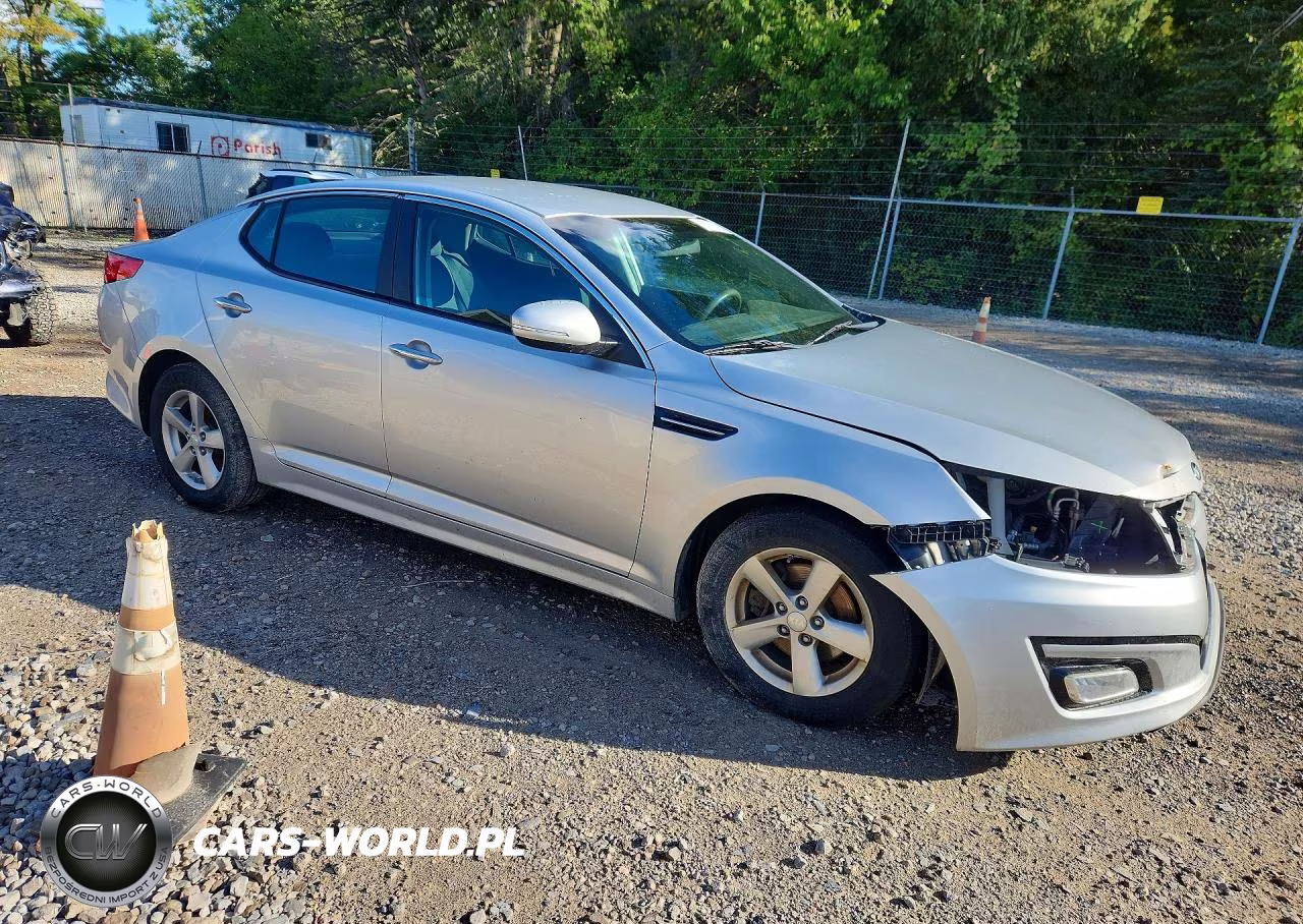 2015 Kia Optima Lx VIN:5XXGM4A78FG427228 - 4