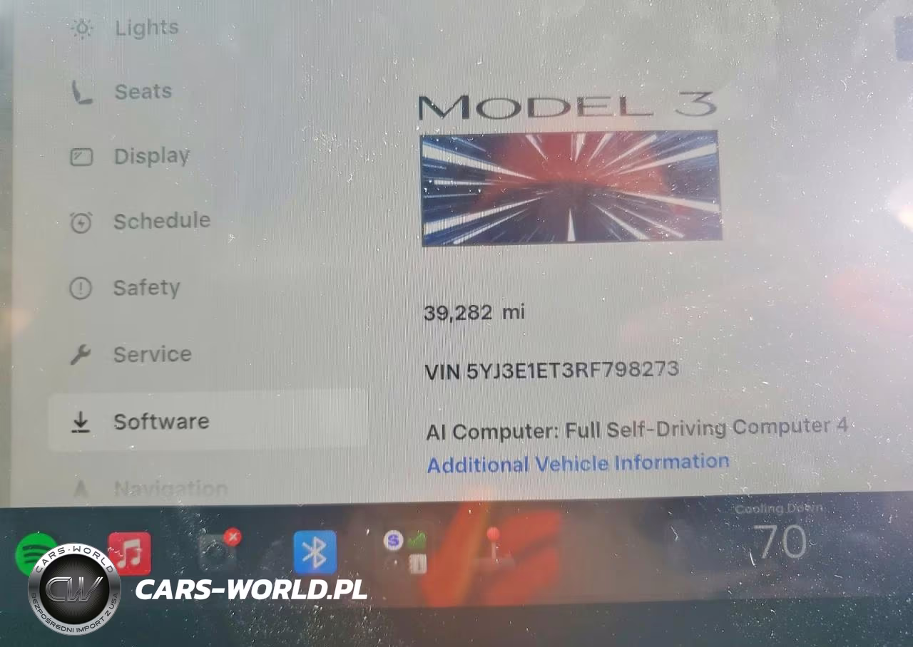 2024 Tesla Model 3 VIN:5YJ3E1ET3RF798273 - 9