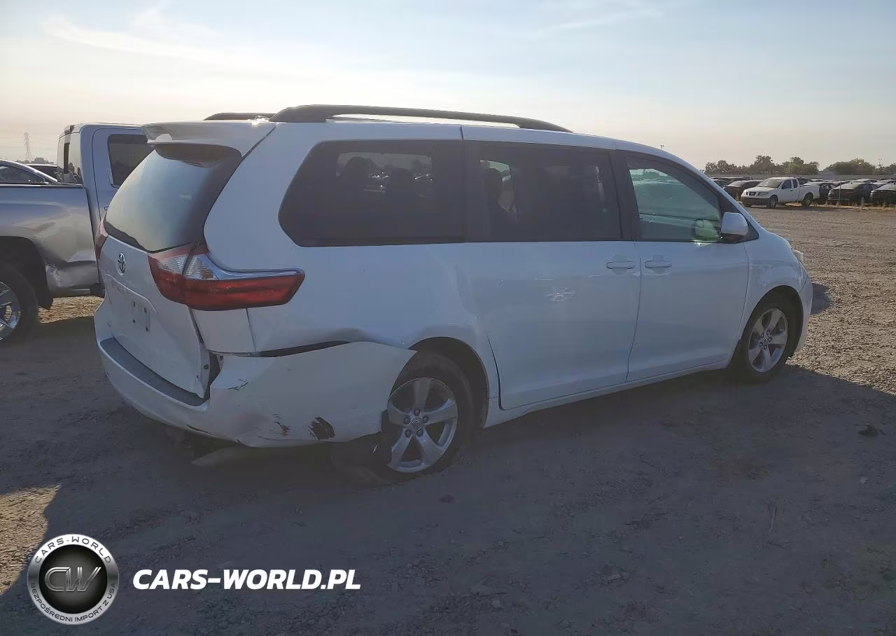 2017 Toyota Sienna Le VIN:5TDKZ3DC8HS879597 - 3