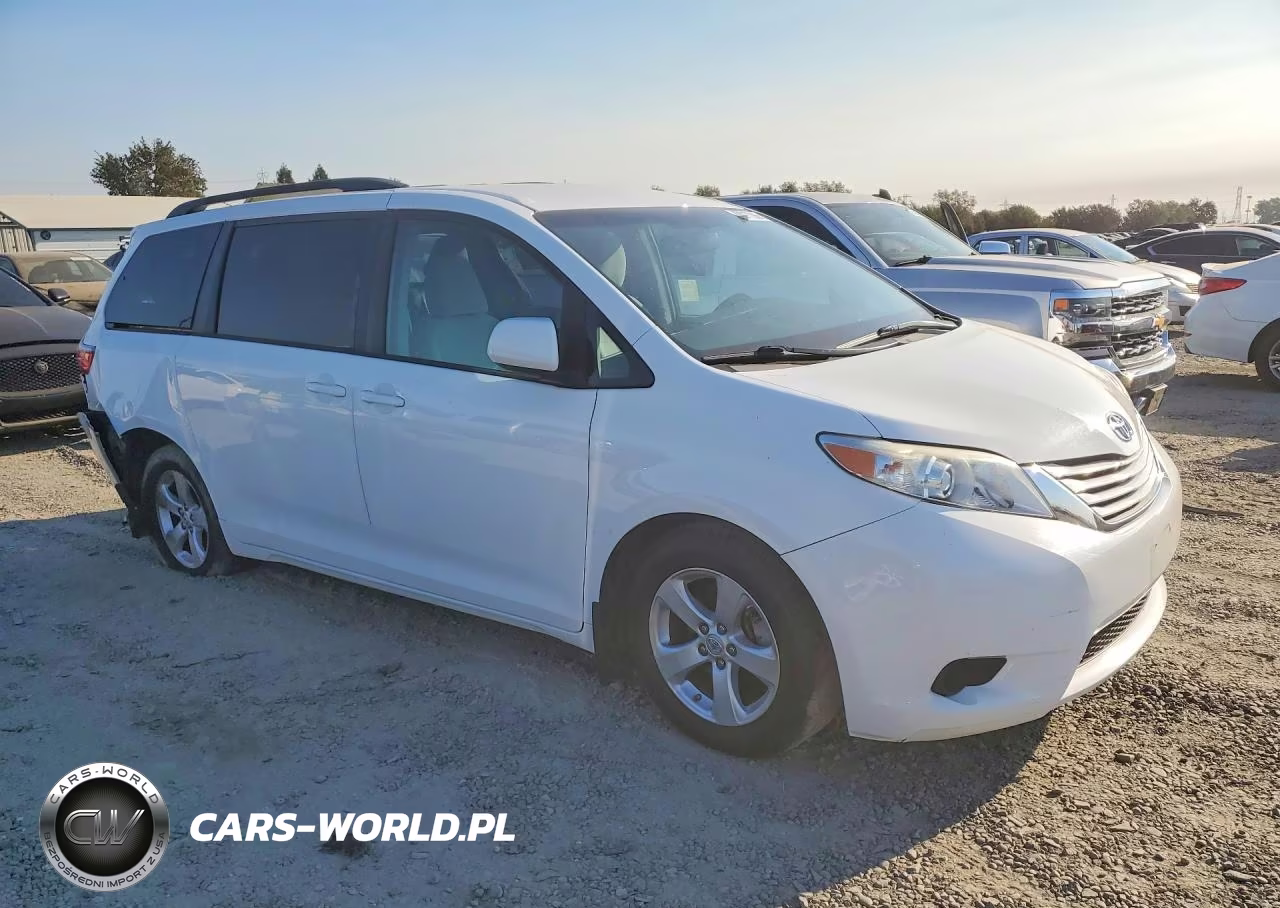 2017 Toyota Sienna Le VIN:5TDKZ3DC8HS879597 - 4