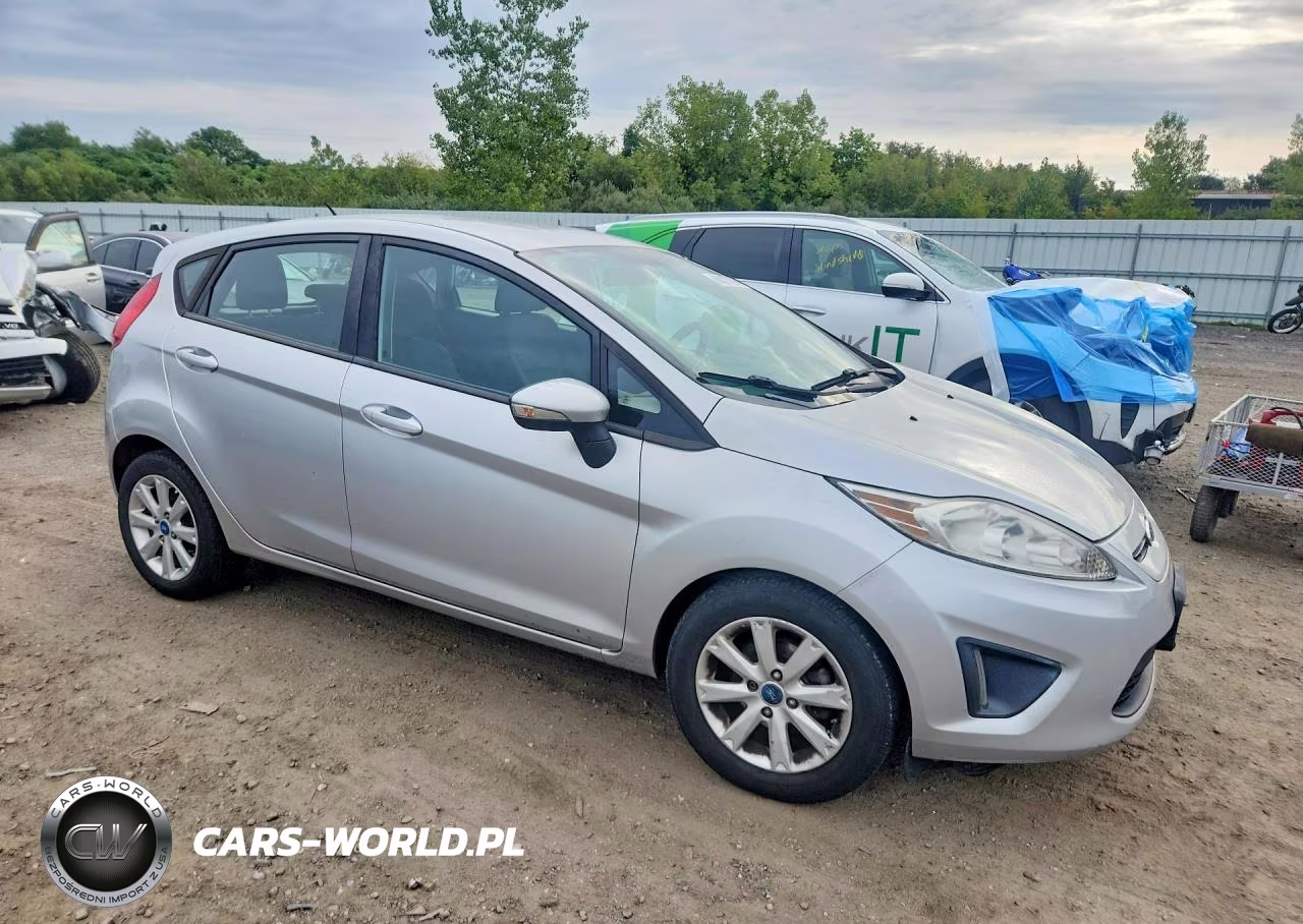 2013 Ford Fiesta Se VIN:3FADP4EJ0DM120122 - 4