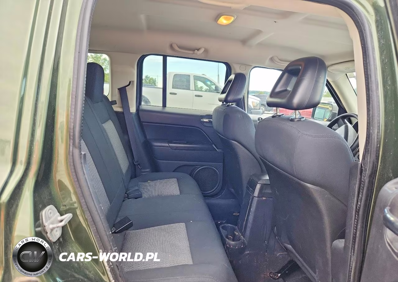 2009 Jeep Patriot Sport VIN:1J4FF28B19D249952 - 10