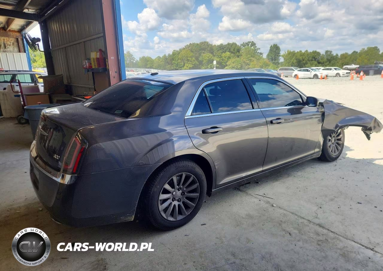 2013 Chrysler 300 VIN:2C3CCAAG2DH553115 - 3