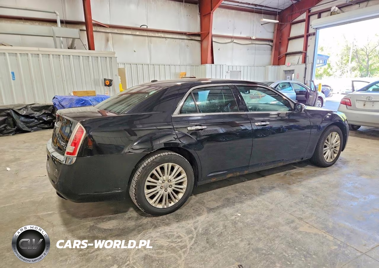 2013 Chrysler 300C VIN:2C3CCAKT9DH548019 - 3