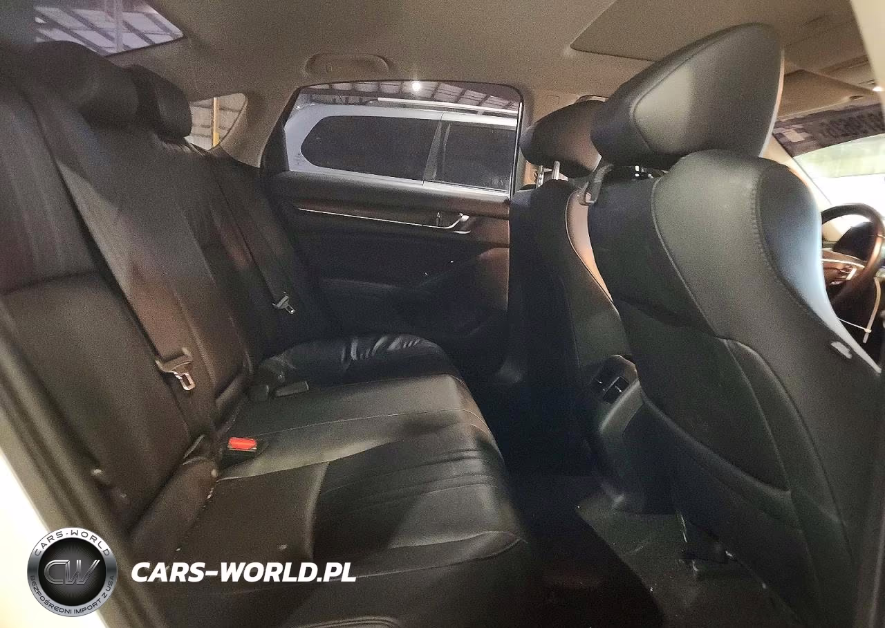2018 Honda Accord Touring VIN:1HGCV1F93JA009086 - 10