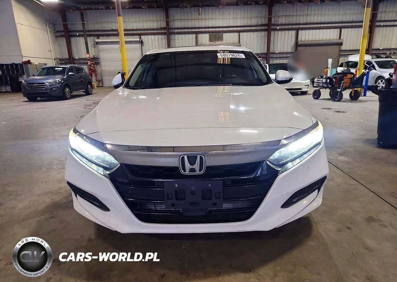 2018 Honda Accord Touring VIN:1HGCV1F93JA009086 - 5