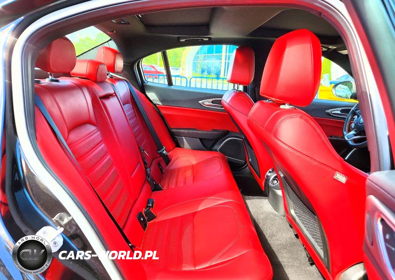 2020 Alfa Romeo Giulia Ti VIN:ZARFANBN3L7626205 - 10