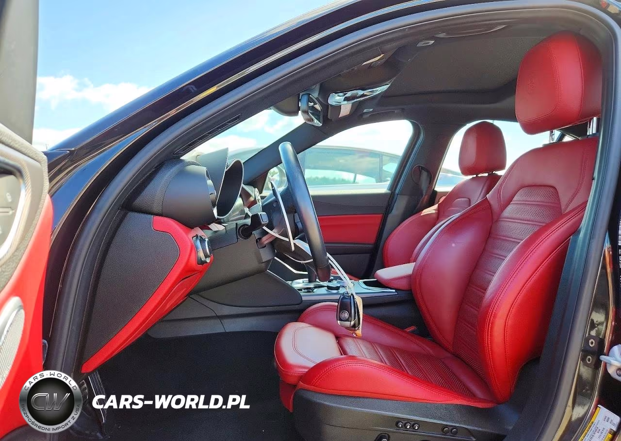 2020 Alfa Romeo Giulia Ti VIN:ZARFANBN3L7626205 - 7