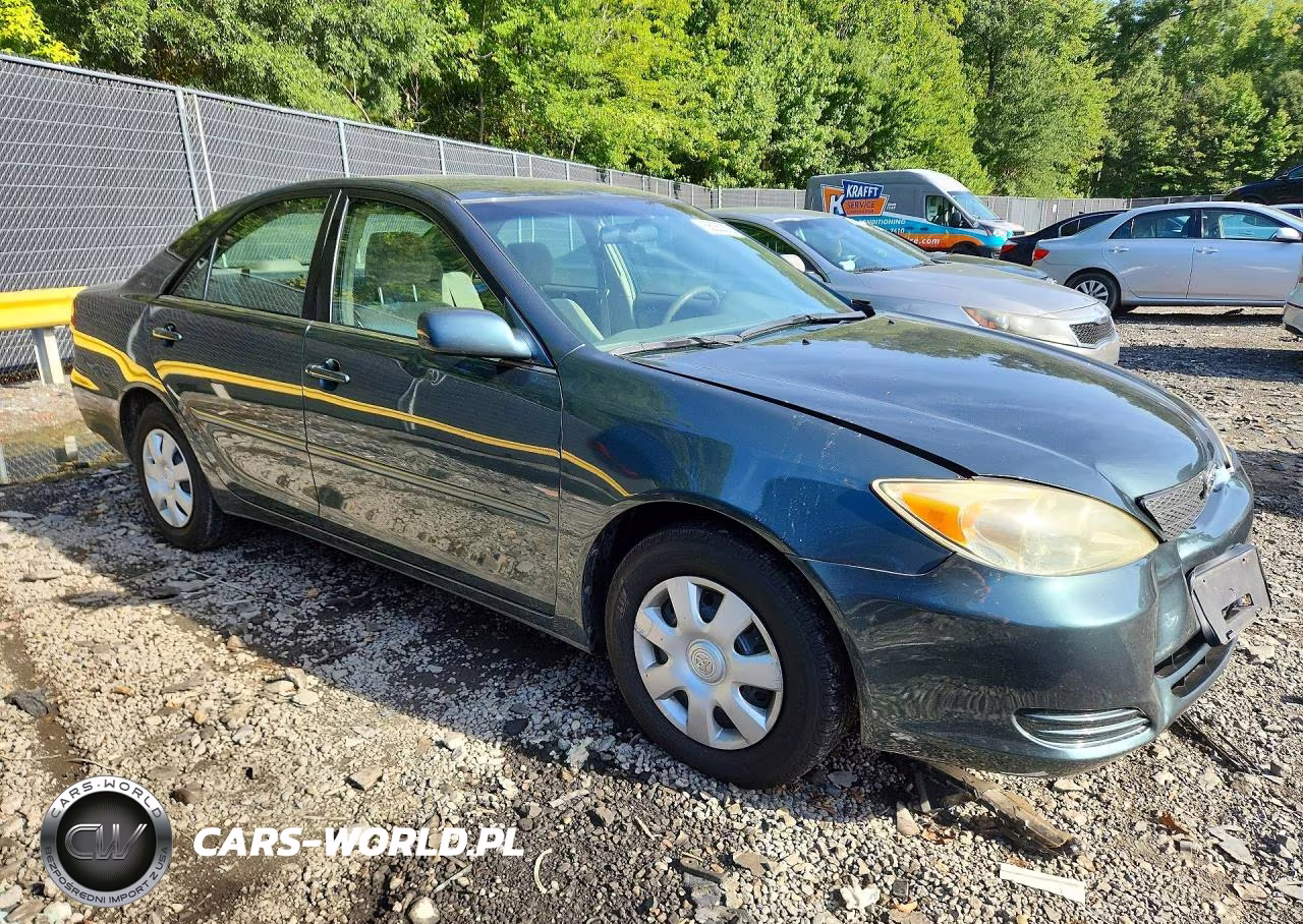 2004 Toyota Camry Le VIN:4T1BE32K94U290260 - 4