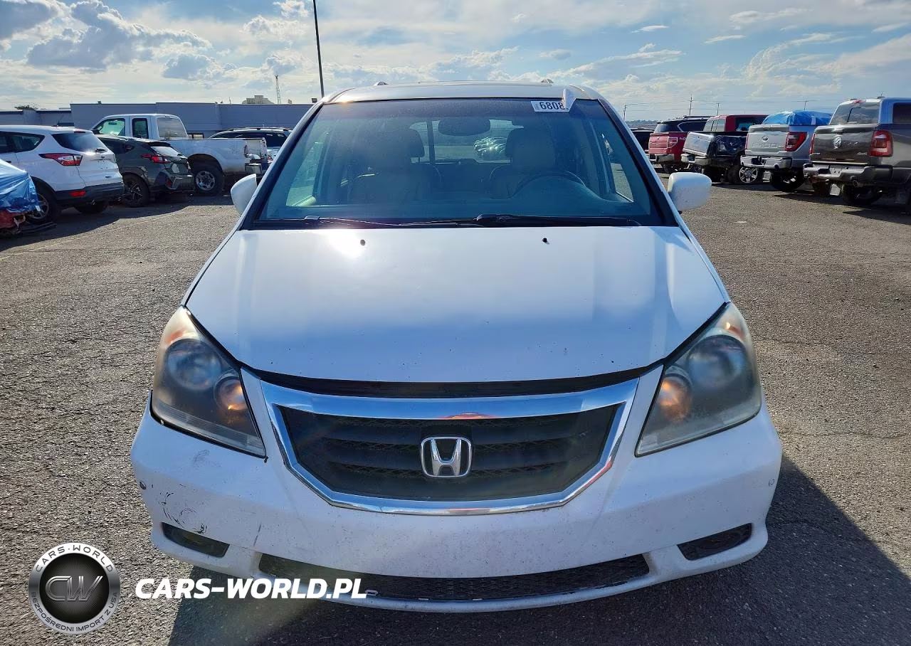 2010 Honda Odyssey Touring VIN:5FNRL3H92AB074736 - 5