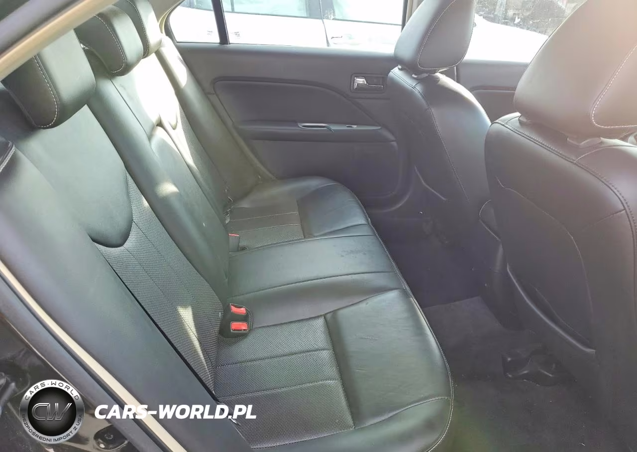 2010 Mercury Milan Premier VIN:3MEHM0JG7AR654268 - 10