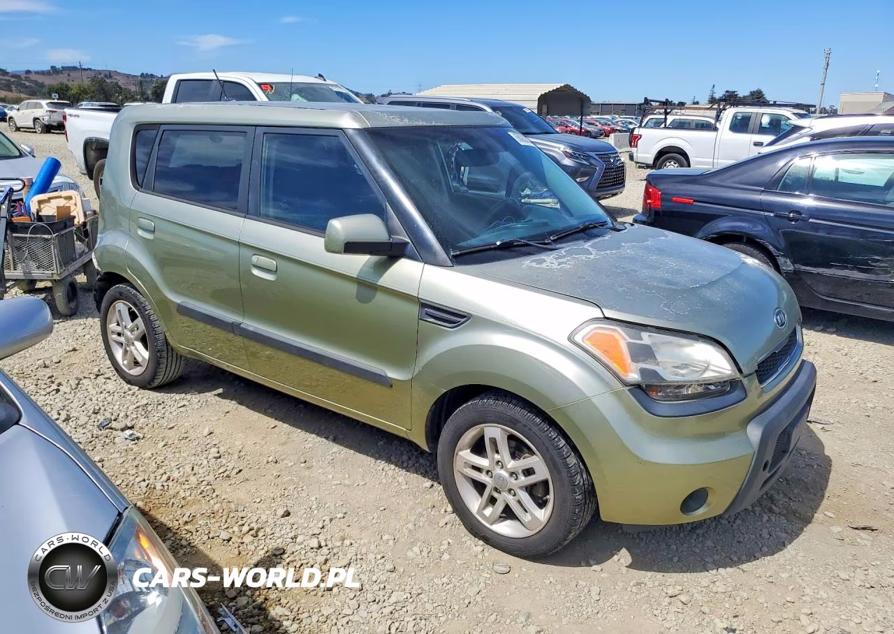 2010 Kia Soul + VIN:KNDJT2A29A7178151 - 4