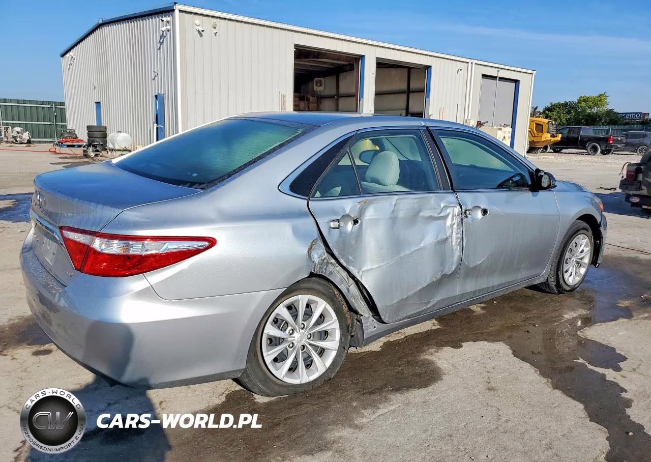 2015 Toyota Camry Le VIN:4T4BF1FK3FR452517 - 3