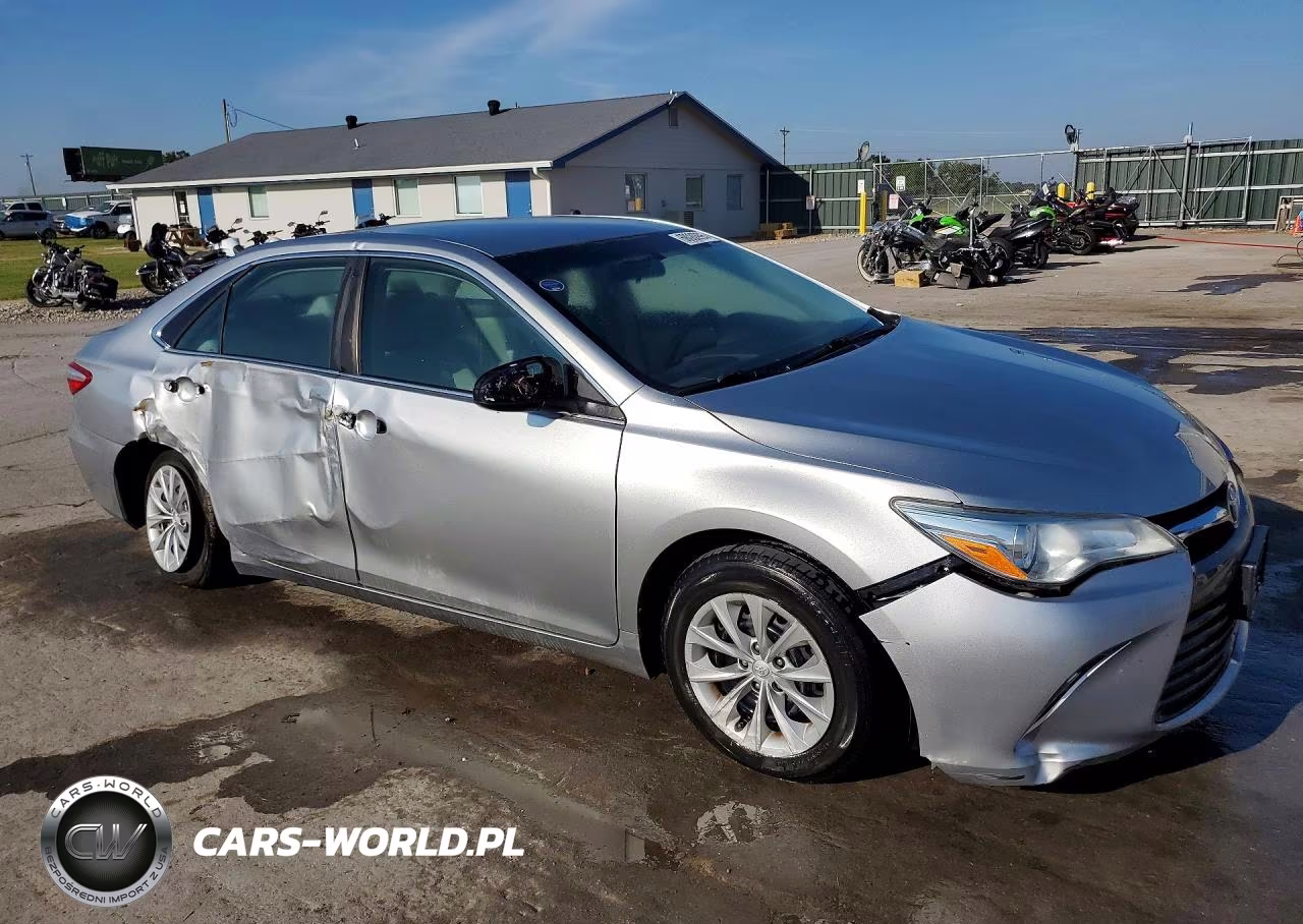 2015 Toyota Camry Le VIN:4T4BF1FK3FR452517 - 4