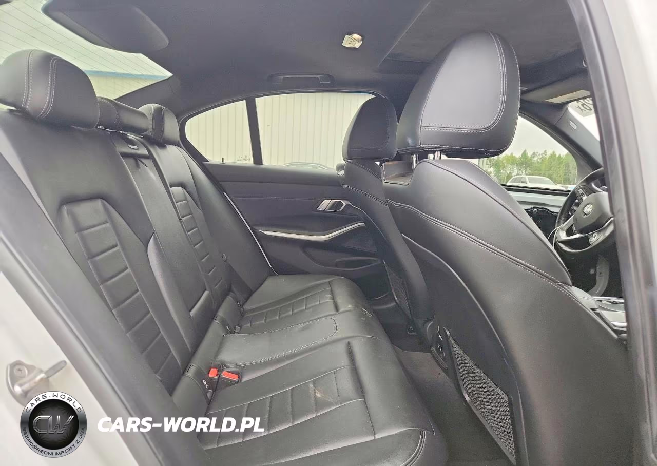 2019 BMW 330Xi VIN:WBA5R7C57KAE82796 - 10
