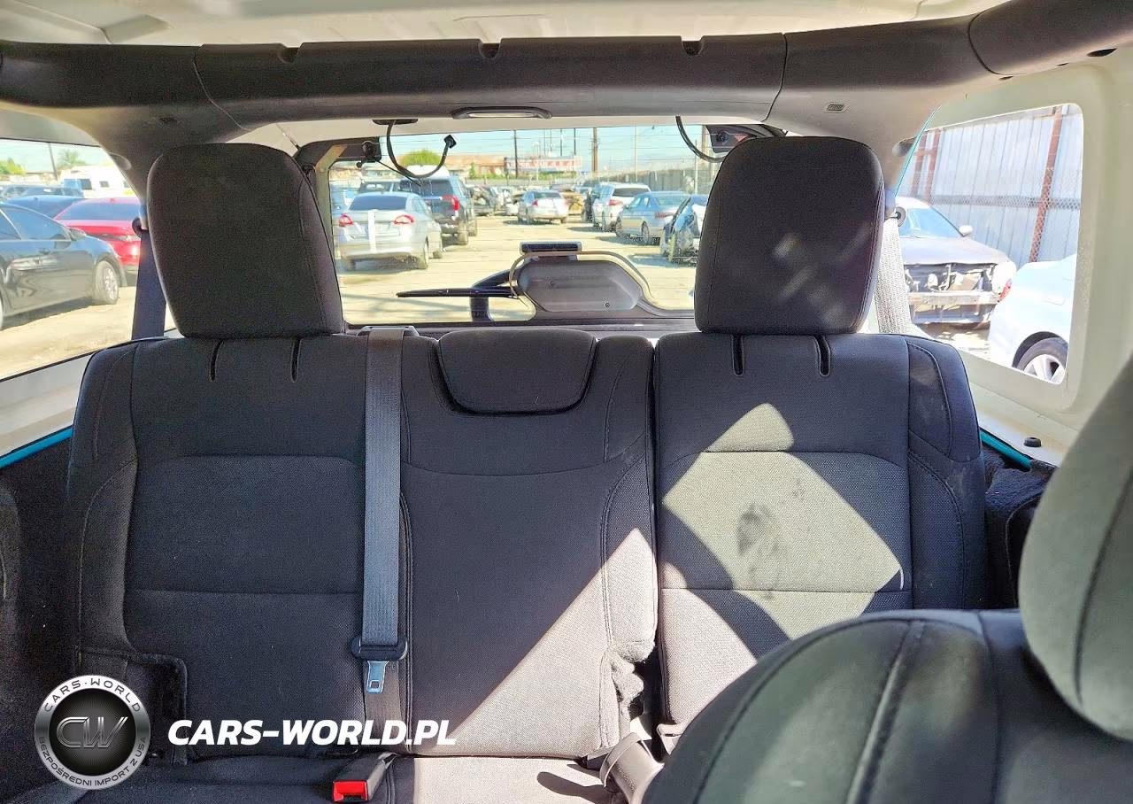 2020 Jeep Wrangler Unlimited Sport S 4X4 VIN:1C4HJXDG2LW110582 - 10