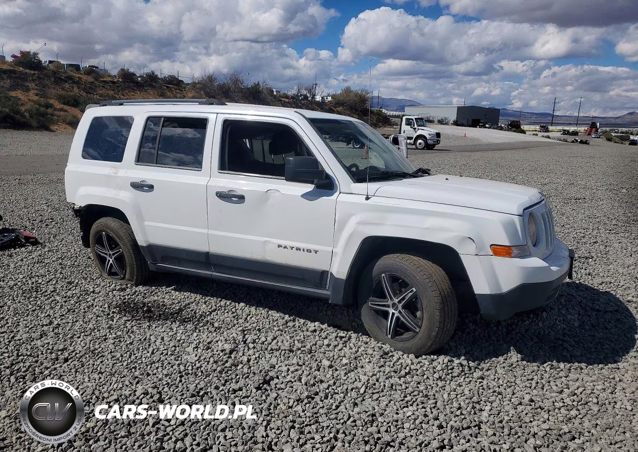 2013 Jeep Patriot Sport VIN:1C4NJPBA1DD186552 - 4
