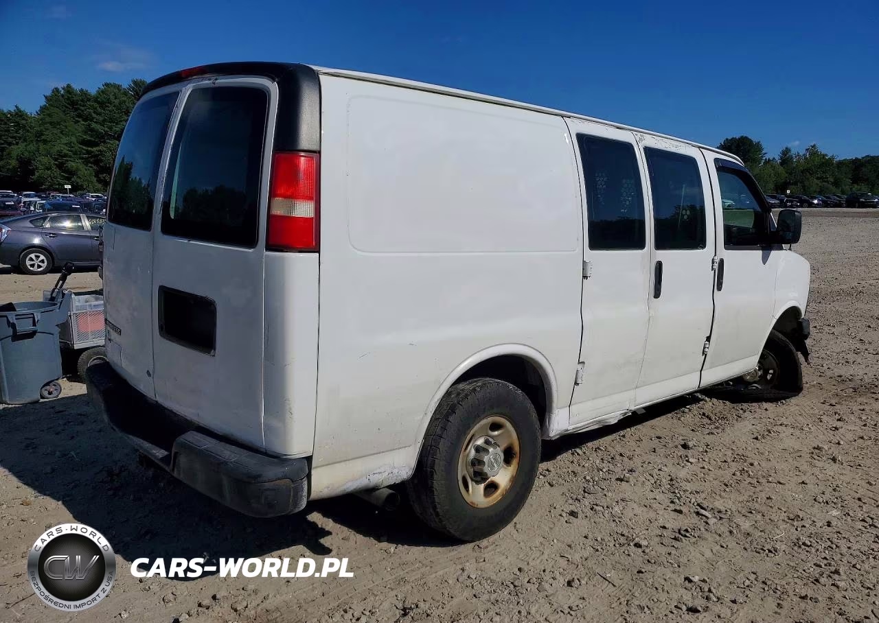 2009 Chevrolet Express G2500 VIN:1GCGG25C691138805 - 3