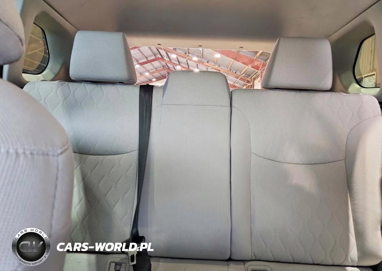 2023 Toyota Corolla Cross L VIN:7MUAAAAG6PV048571 - 10