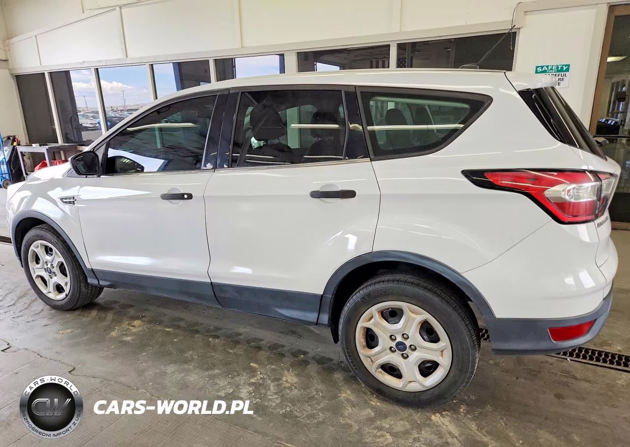 2017 Ford Escape S VIN:1FMCU0F73HUD28986 - 2