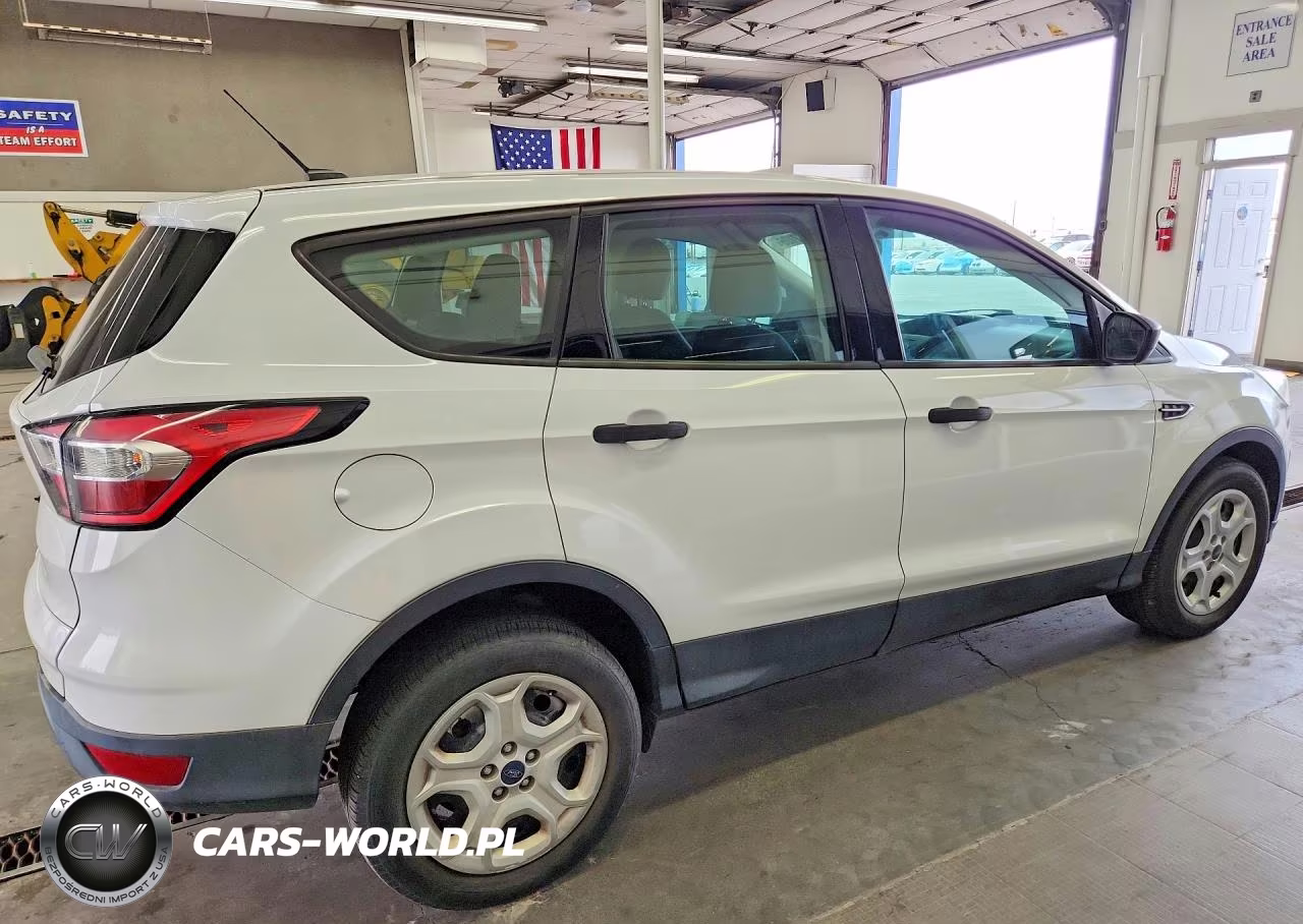 2017 Ford Escape S VIN:1FMCU0F73HUD28986 - 3