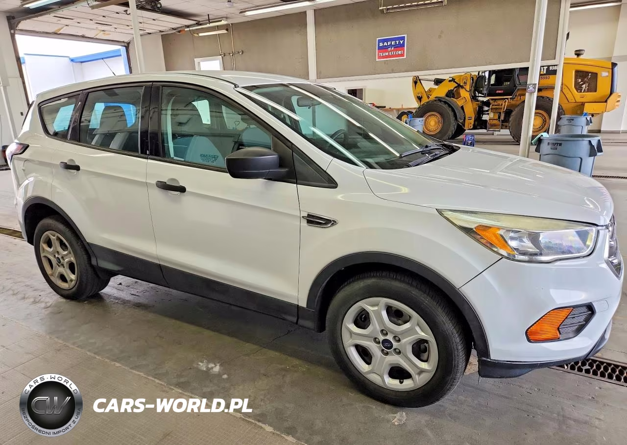2017 Ford Escape S VIN:1FMCU0F73HUD28986 - 4