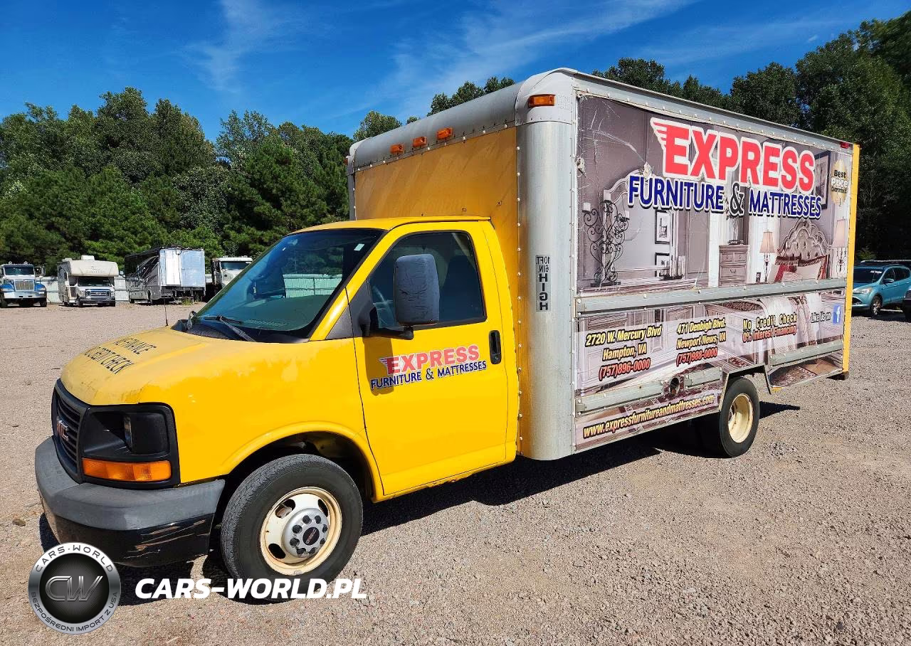 2006 GMC Savana Box Truck