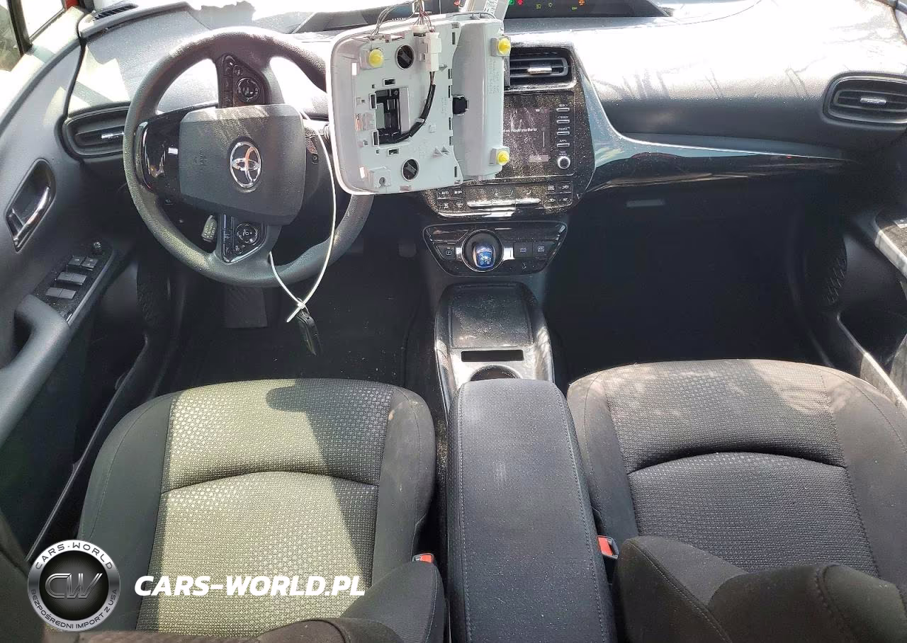 2020 Toyota Prius Le VIN:JTDKARFUXL3113221 - 8