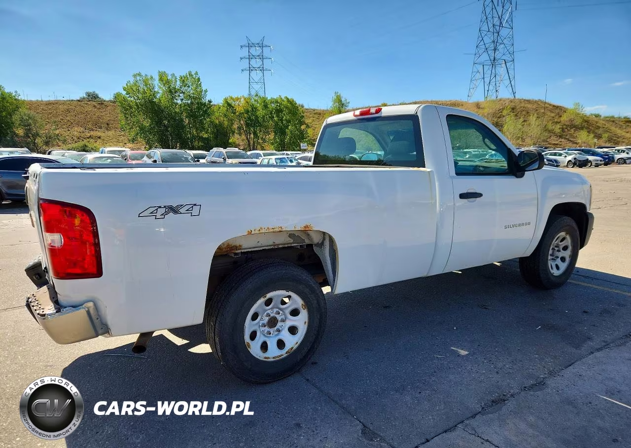 2013 Chevrolet Silverado K1500 VIN:1GCNKPEA9DZ212908 - 3